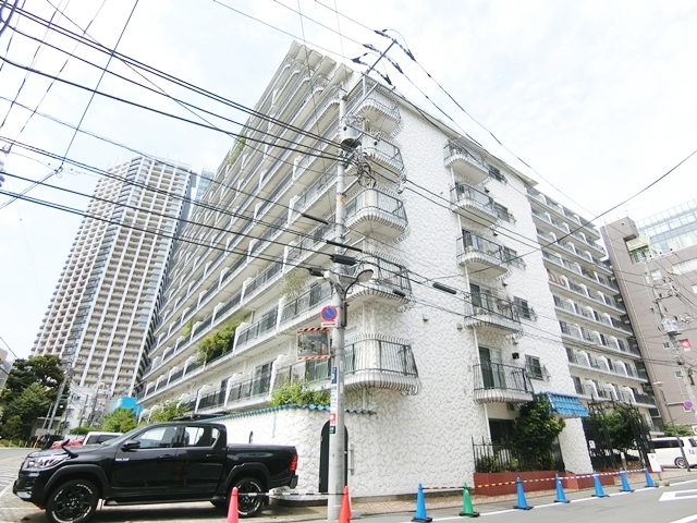 カフェ風デザインを満喫 502の外観