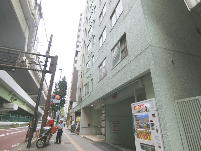 駅からひと続き！ 701の外観