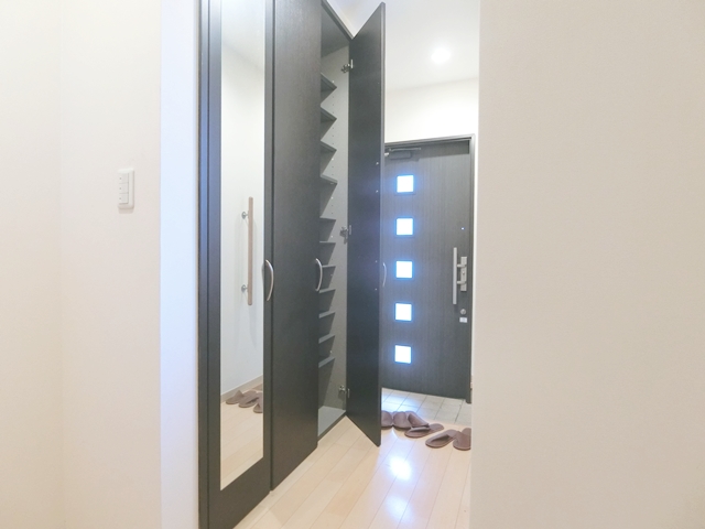 ほぼ、庭付2階の戸建て 101の内観