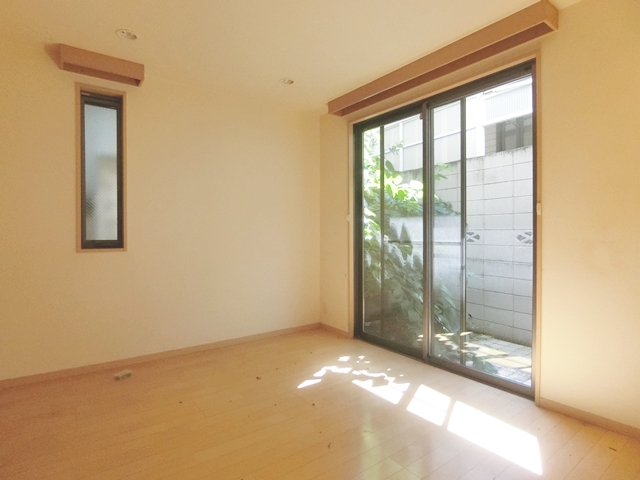 ほぼ、庭付2階の戸建て 101の内観