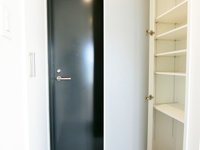 日差しが神々しい部屋 5Cの内観
