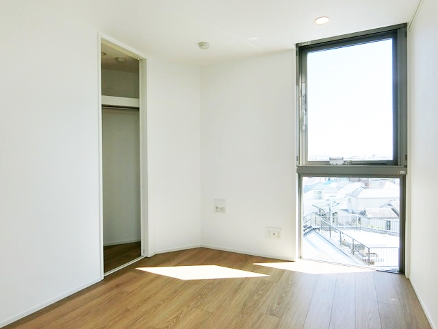 日差しが神々しい部屋 5Cの内観