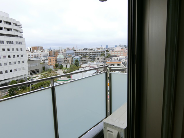 ロフトをいかに使う? 702の内観
