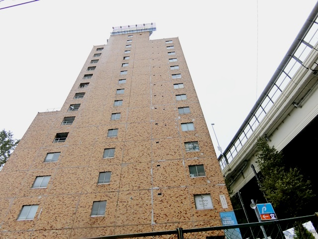 外は築古、中はピカピカ 1409の外観