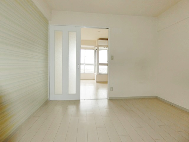 外は築古、中はピカピカ 1409の内観