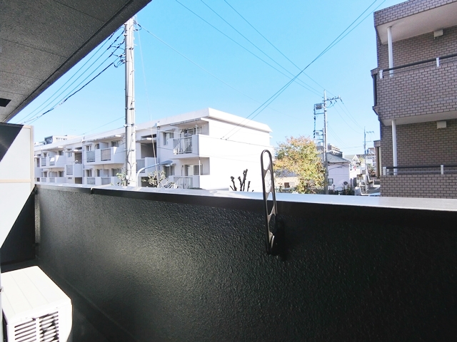 お得な自然を感じる生活 202の内観