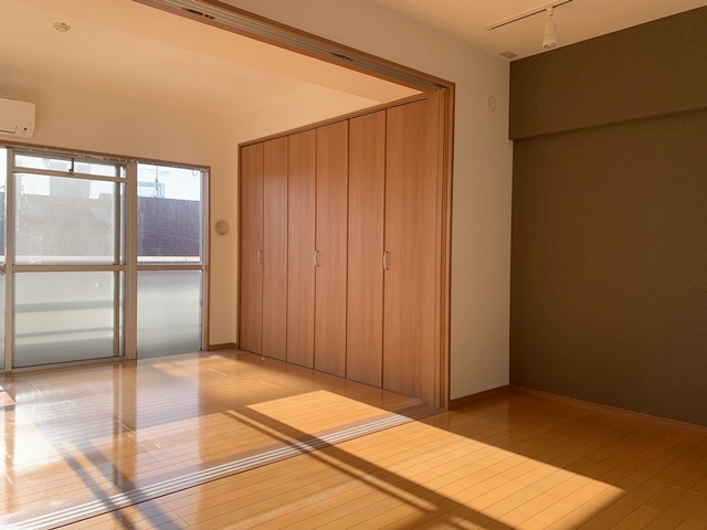 サンＳＵＮサン 305の内観