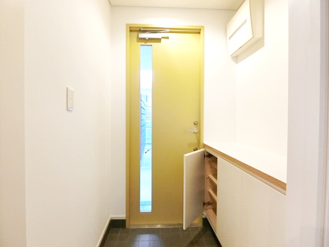 どう使うこの庭 101の内観