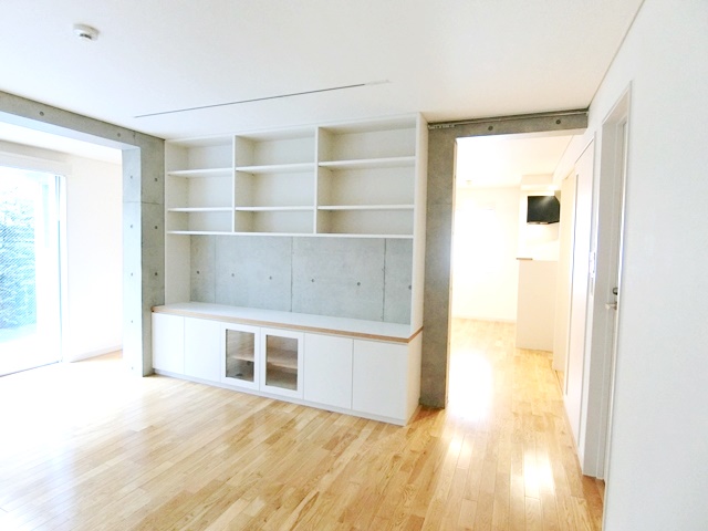 どう使うこの庭 101の内観