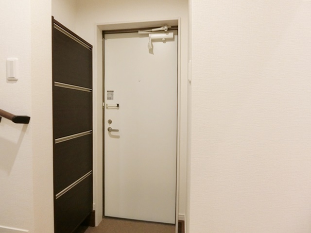 天井のライトが自慢 102の内観