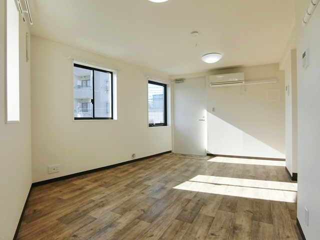 職場はオシャレ物件② 401の内観