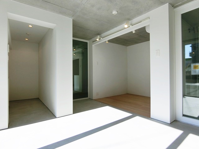 自由な暮らしを求めて 103の内観