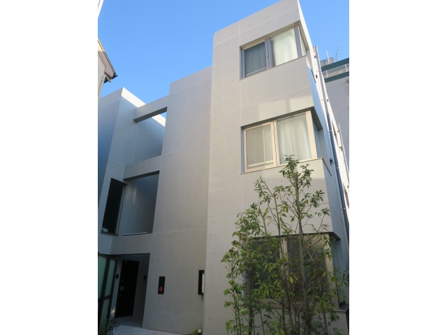 秘密の地下室へようこそ 105の外観