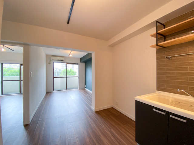 Earth color renovation 305の内観