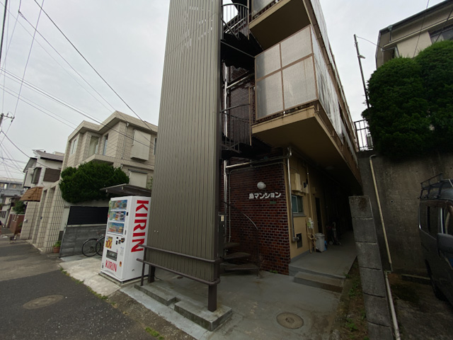 Good News 103の内観