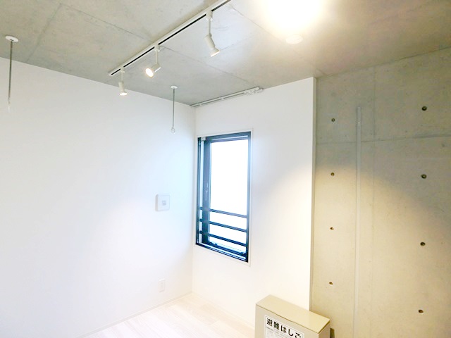 コンクリと緑 201の内観
