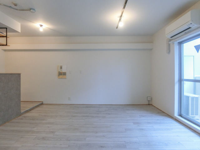 大阪LOVER 803の内観