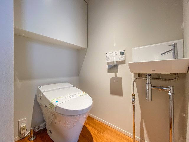 サンカクの世界 901の内観