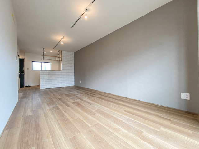 広々生活 302の内観