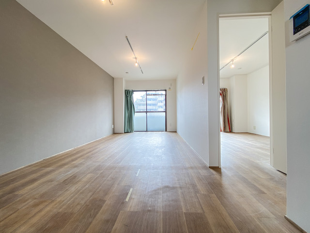 広々生活 302の内観