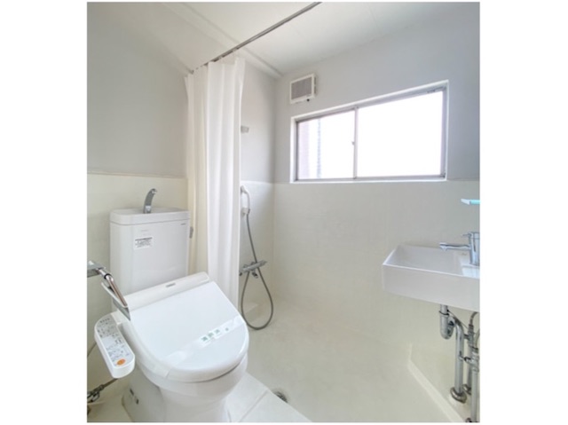 この空は僕のもの 402の内観