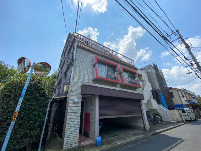 この空は僕のもの 402の内観