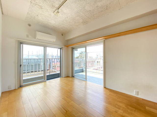 この空は僕のもの 402の内観