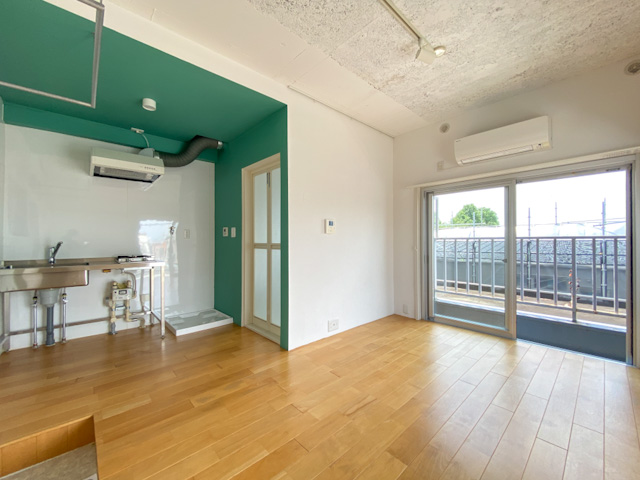 この空は僕のもの 402の内観