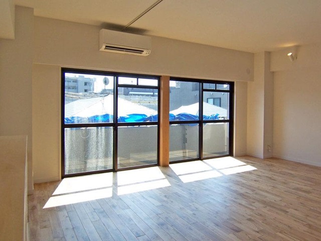 おしゃれな広い1R 305の内観