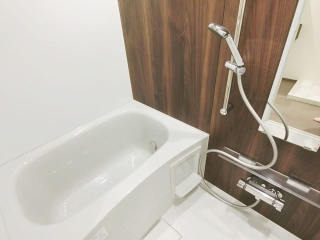 大人の街の白い館② 103の内観