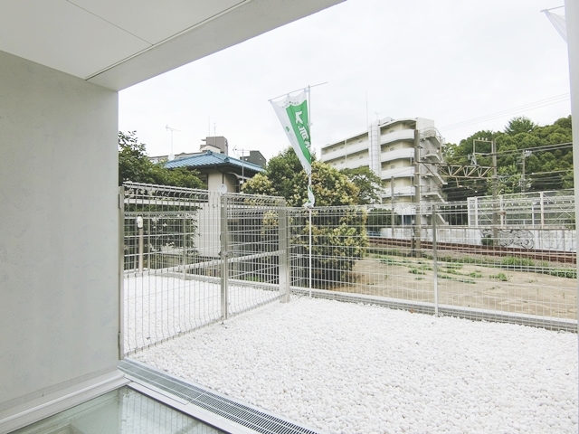 大人の街の白い館② 103の内観