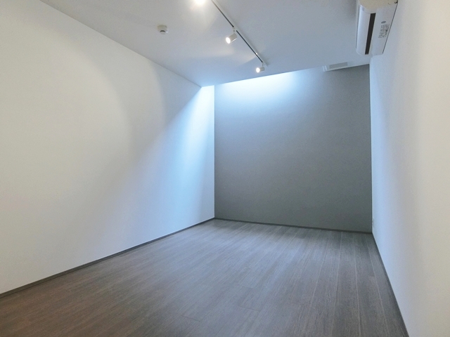 大人の街の白い館② 103の内観