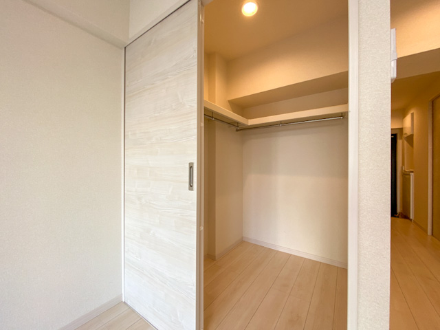 緑の見えるリノベ部屋 107の内観