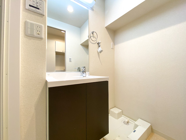 緑の見えるリノベ部屋 107の内観