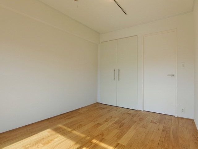 2人ではじめる無垢床生活 304の内観