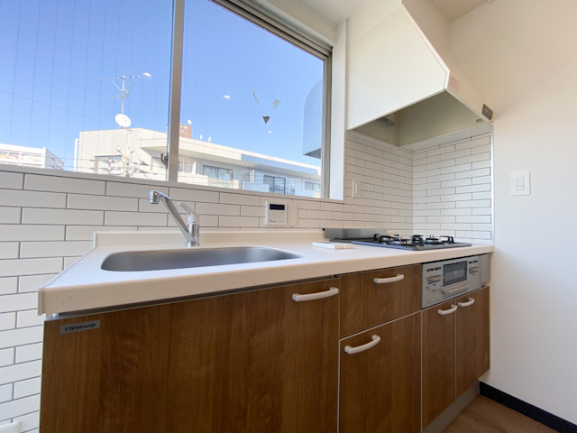 2人ではじめる無垢床生活 304の内観