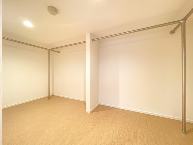 緑が似合うwood apartment 205の内観