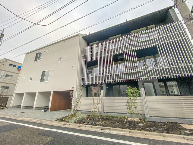 緑が似合うwood apartment 205の内観