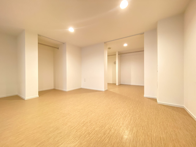 緑が似合うwood apartment 205の内観