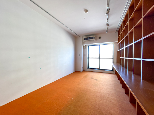 COLLECTORS ROOM 603の内観