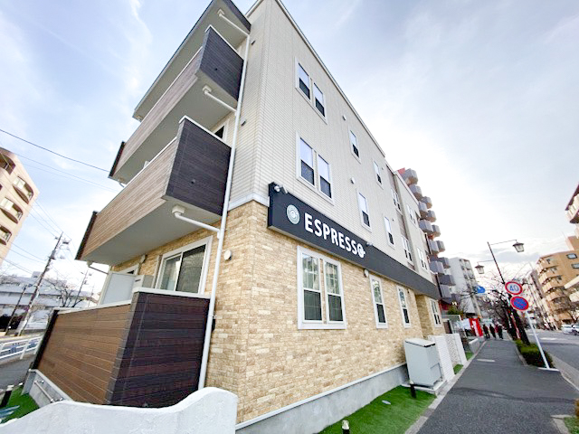 ホワイト×ブルー×グリーン 302の内観