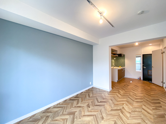 暮らしに色を 205の内観