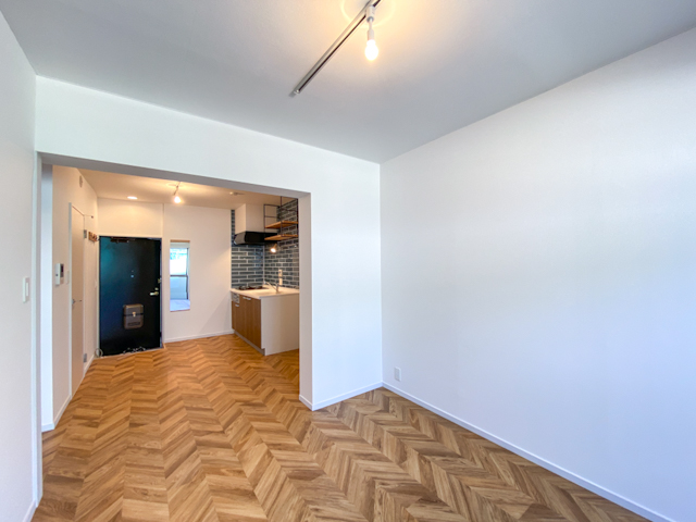 暮らしに色を 102の外観