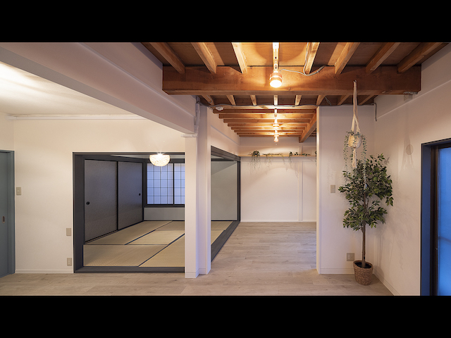 都心から離れた戸建て暮らし -の内観