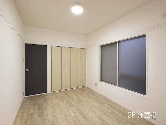 都心から離れた戸建て暮らし -の内観