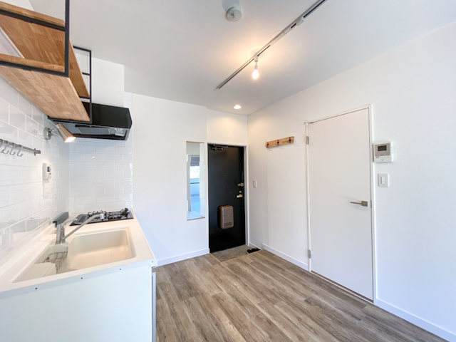 清く柔く 301の内観