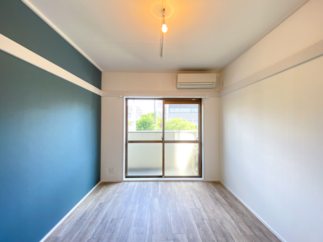 清く柔く 301の内観