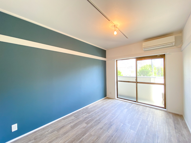 清く柔く 301の内観