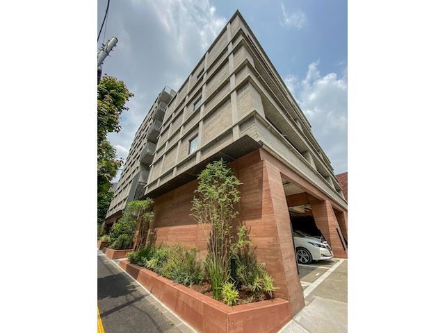 中目黒で異空間 306の外観