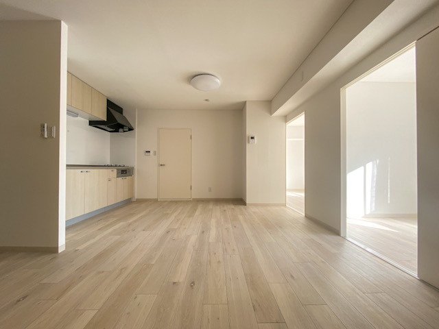 商店街をぶらりと 404の内観